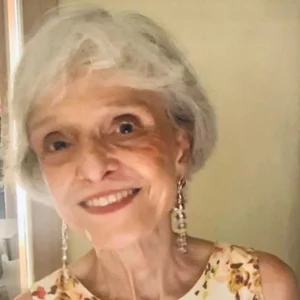 Portrait de Maria do Carmo Cintra de Almeida Prado, docteure en psychologie clinique, psychanalyste